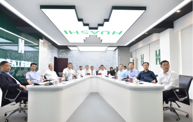 蔣錫培拜會(huì)四川華西集團(tuán)黨委書記、董事長(zhǎng)楊斌